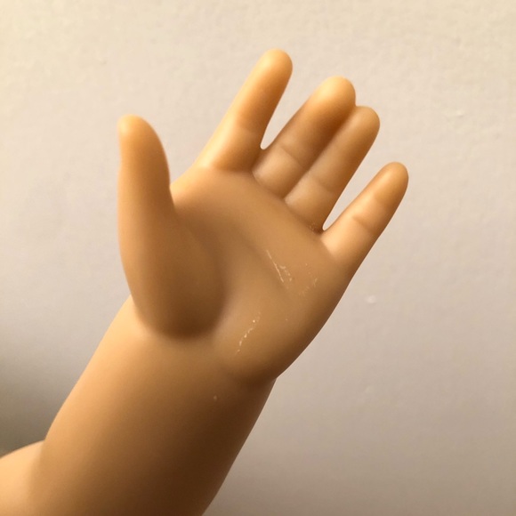 American Girl Doll Elizabeth - Picture 7 of 11